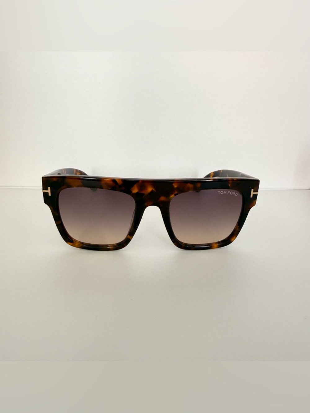 NEW!!! Tom Ford unisex sunglasses Renee TF847 52B Authentic